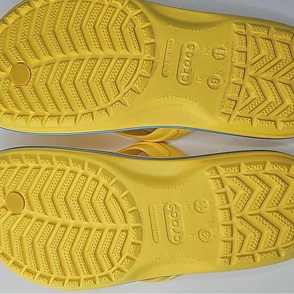 CROCS Unisex sandals Yellow Flip Flops Men’s size 9 / women’s 11 - Picture 13 of 13